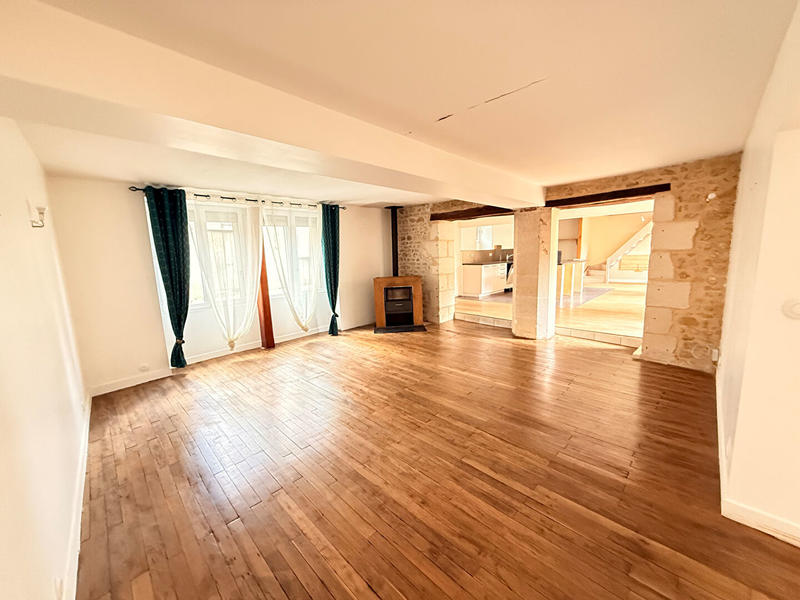Maison - 216 m² - 9 pièces