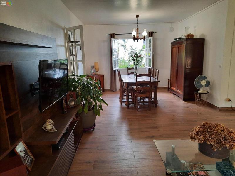 Villa - 246 m² - 8 pièces