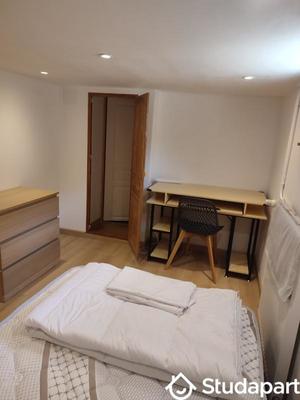 Chambre - 10 m² - 1 pièce