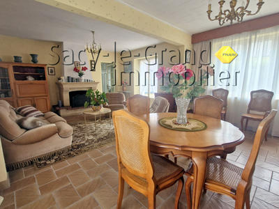 Maison - 180 m² - 8 pièces