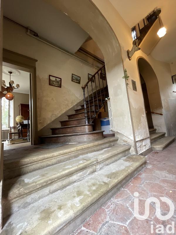 Maison - 245 m² - 11 pièces