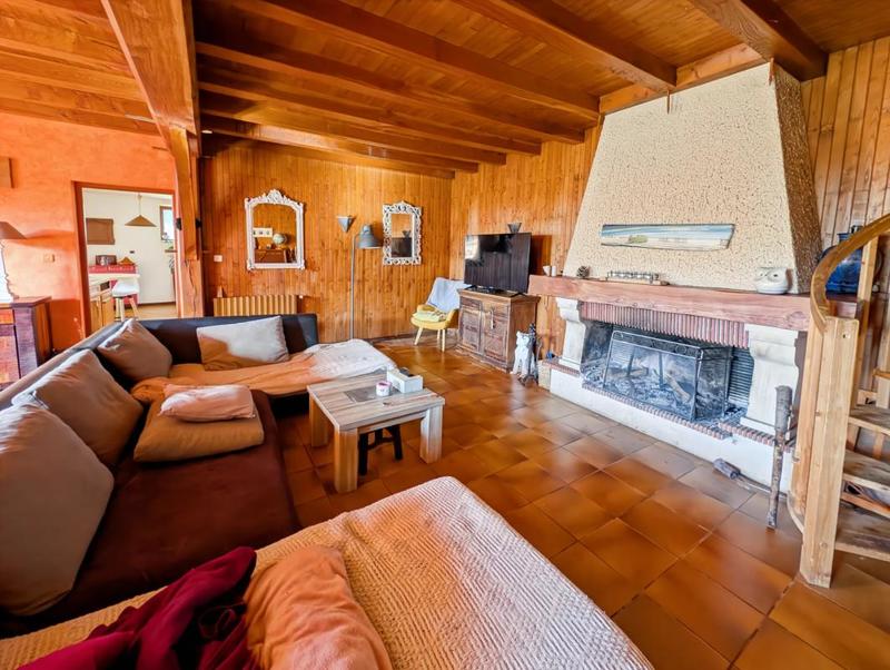 Maison - 255 m² - 8 pièces