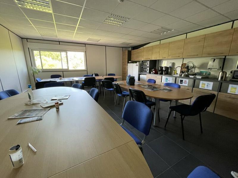 Local d'activité / Entrepôt - 1 430 m²