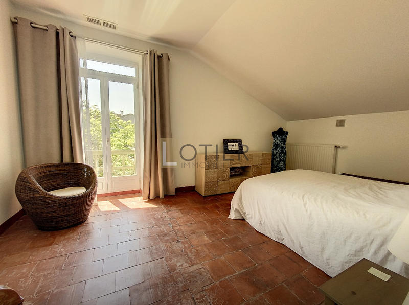 Maison - 207 m² - 8 pièces