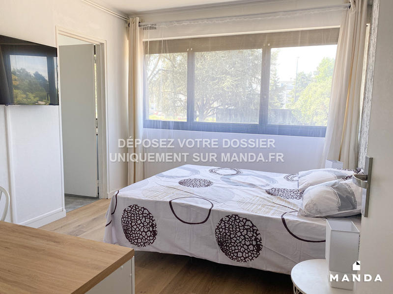 Chambre - 12 m² - 5 pièces