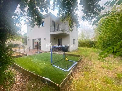 Villa - 100 m² - 4 pièces