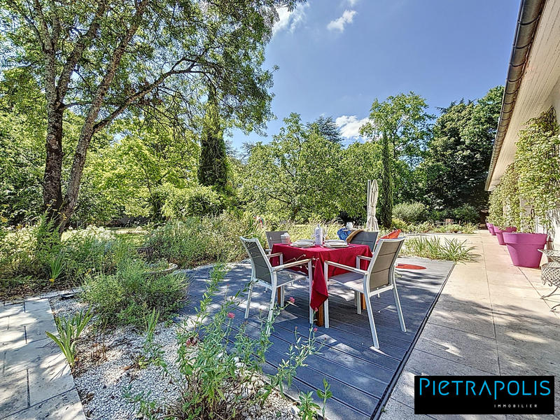 Villa - 244 m² - 7 pièces