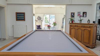 Maison - 290 m² - 9 pièces