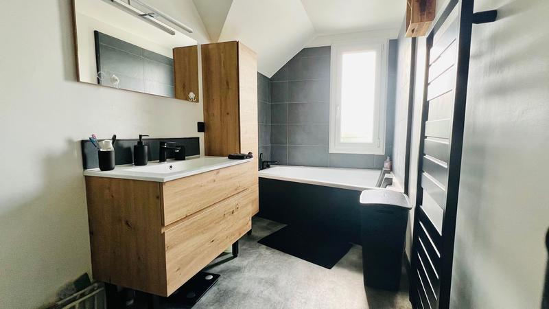 Maison - 180 m² - 7 pièces