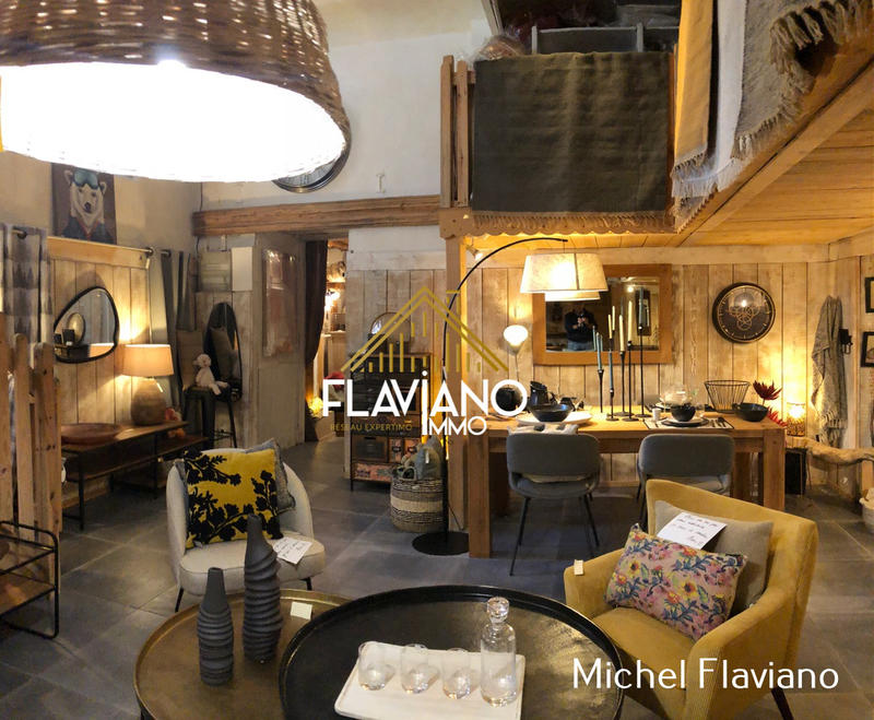 Local commercial - 188 m² - 5 pièces