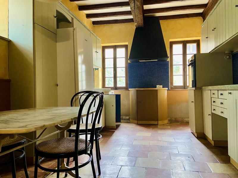 Maison - 303 m² - 10 pièces