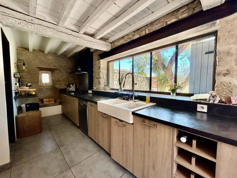 Bastide - 230 m² - 6 pièces