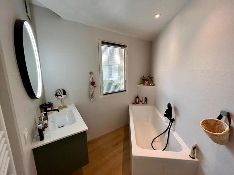 Appartement - 90 m² - 3 pièces