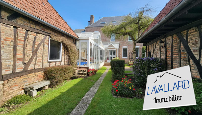 Maison - 250 m² - 13 pièces