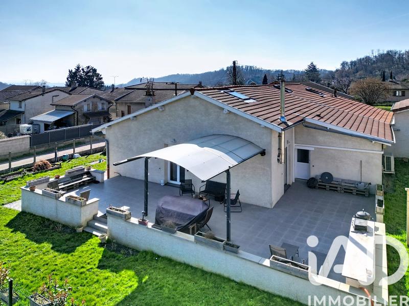 Maison - 255 m² - 7 pièces