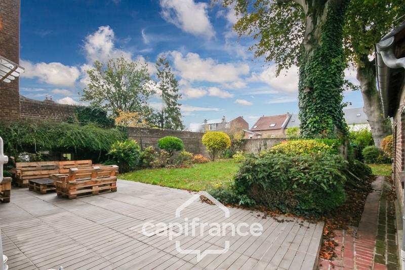 Maison - 230 m² - 6 pièces