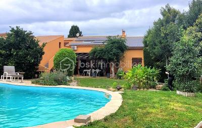 Maison traditionnelle - 262 m² - 9 pièces