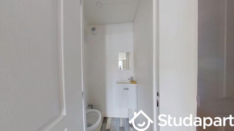 Chambre - 70 m² - 1 pièce