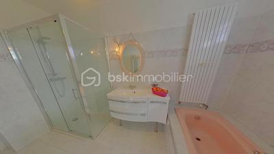 Maison traditionnelle - 140 m² - 5 pièces