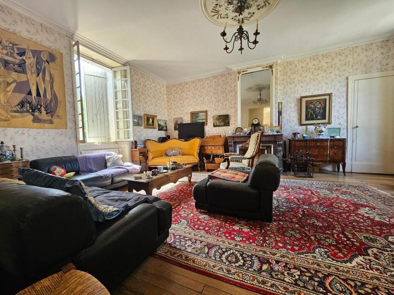 Maison - 292 m² - 10 pièces