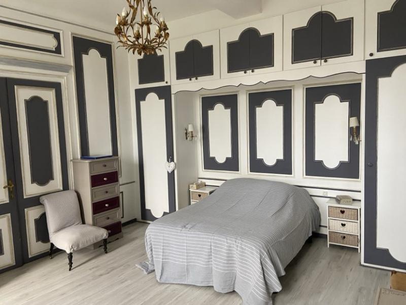 Maison - 365 m² - 16 pièces