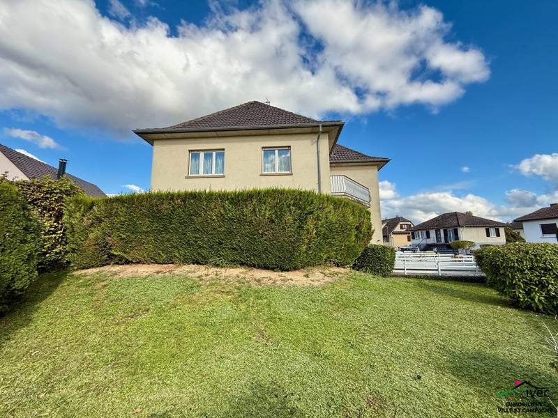 Maison - 255 m² - 10 pièces