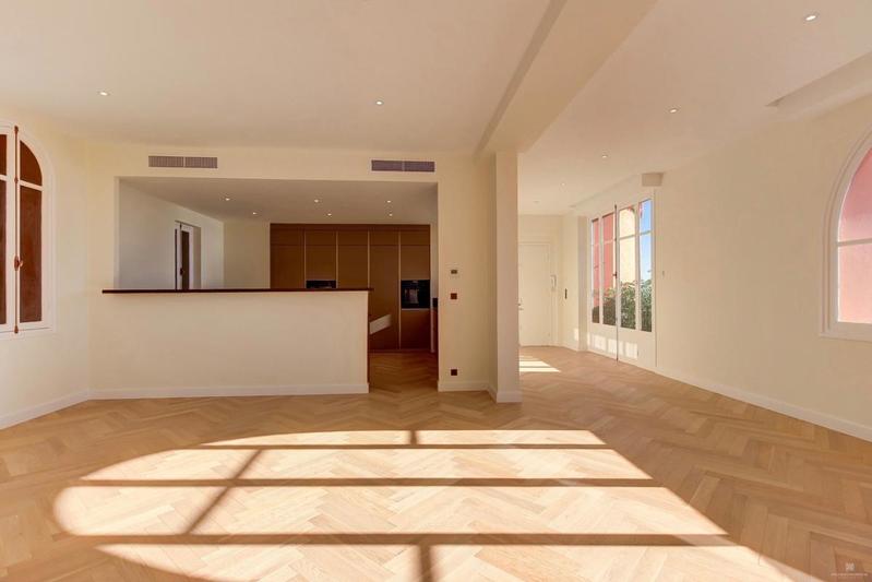 Appartement - 190 m² - 4 pièces