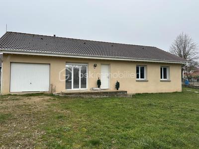 Maison - 88 m² - 4 pièces