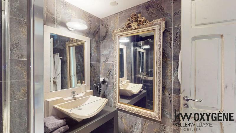 Propriété - 980 m²