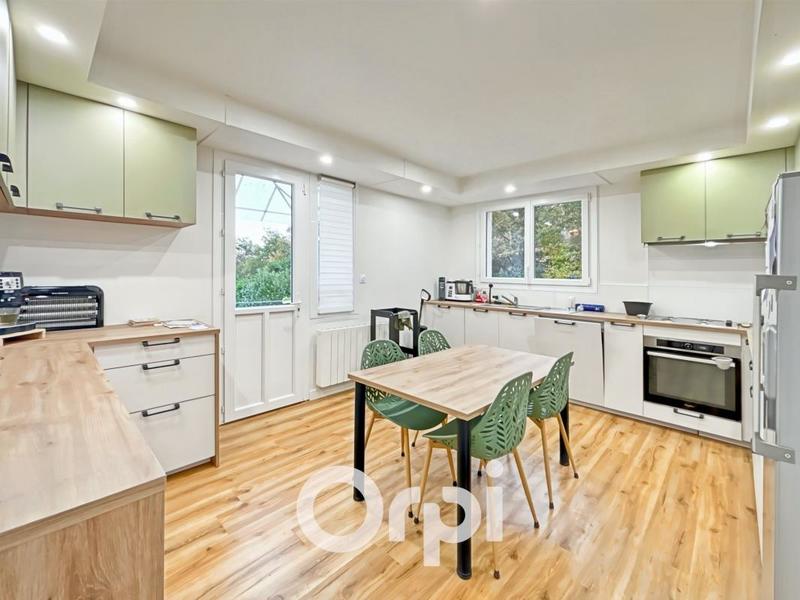 Maison - 158 m² - 6 pièces