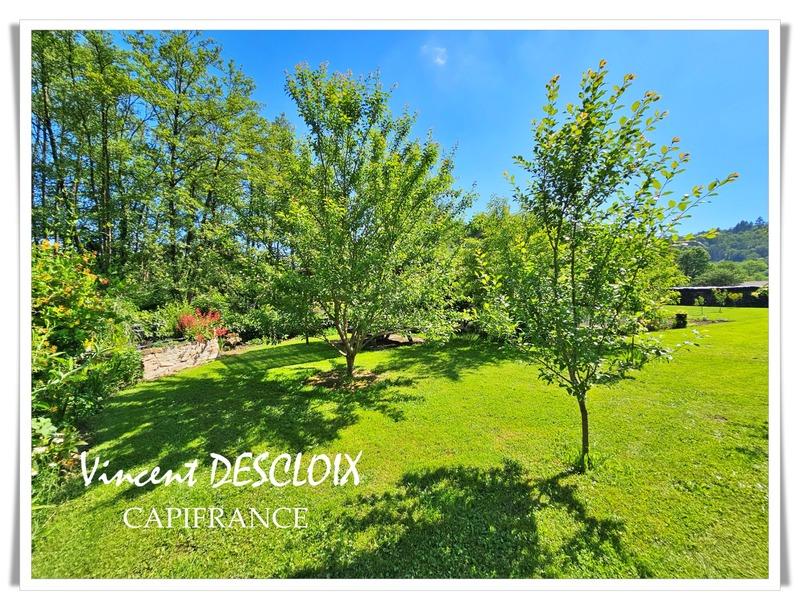 Maison de village - 280 m² - 10 pièces