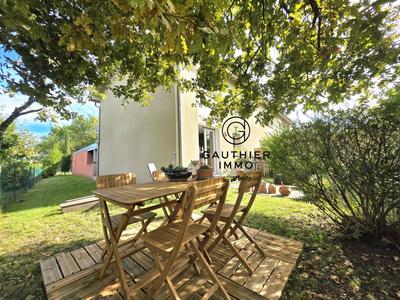 Maison jumelée - 66 m² - 3 pièces