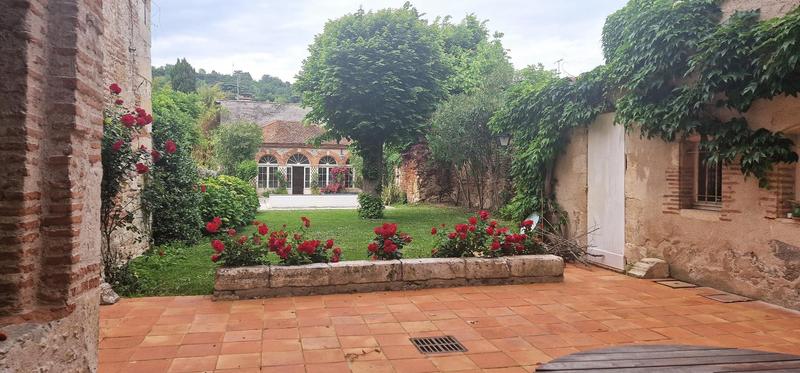 Maison - 377 m² - 5 pièces