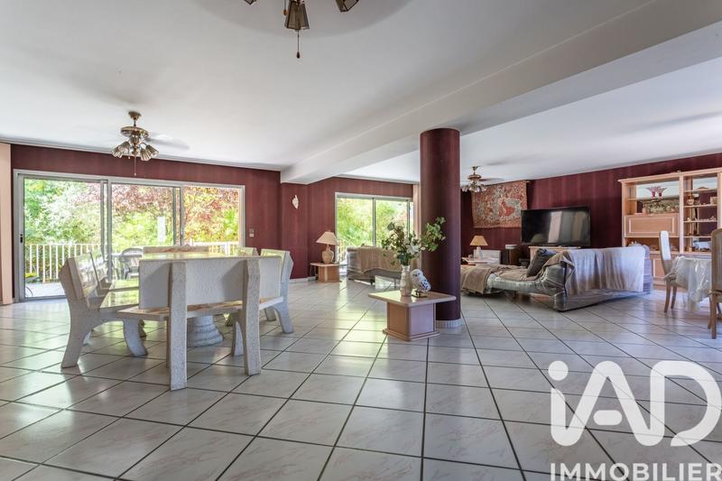 Maison - 440 m² - 9 pièces