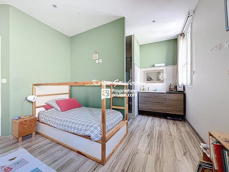 Maison - 210 m² - 8 pièces