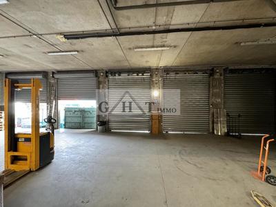 Entrepôt - 1 504 m²