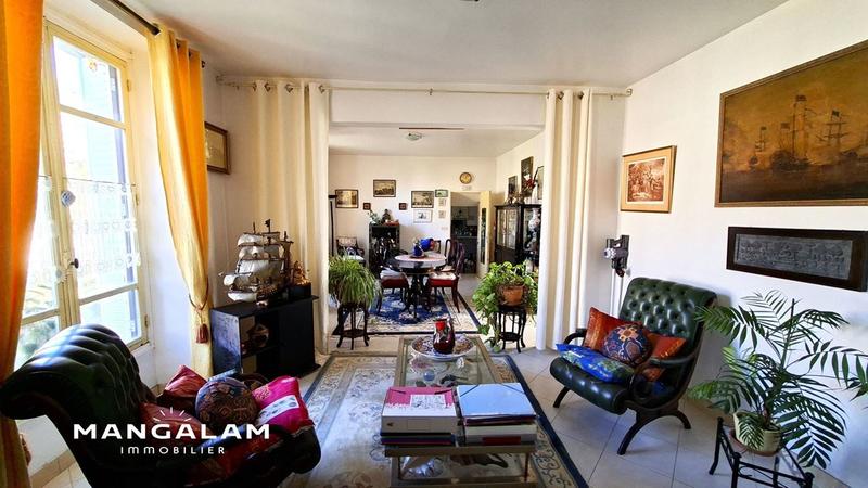 Demeure - 157 m² - 5 pièces