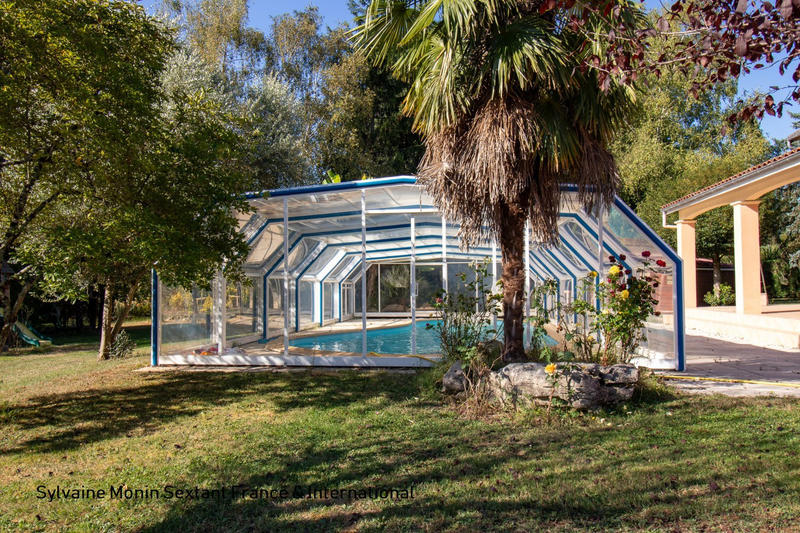 Maison - 400 m² - 14 pièces