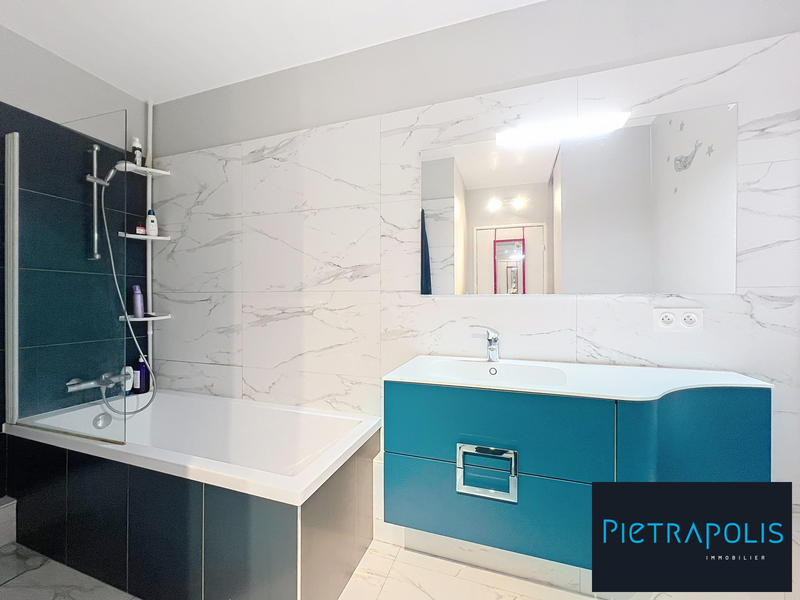 Appartement - 75 m² - 4 pièces