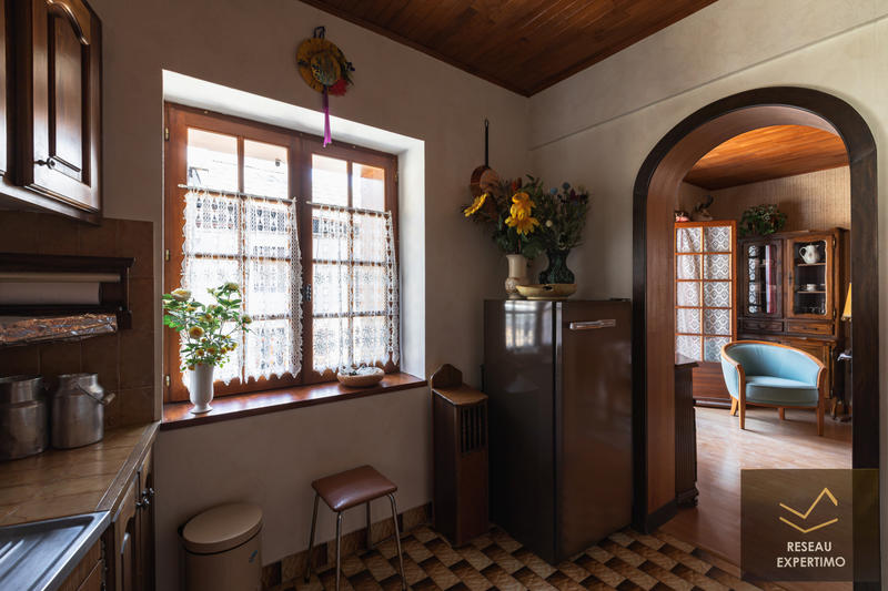 Maison - 244 m² - 7 pièces