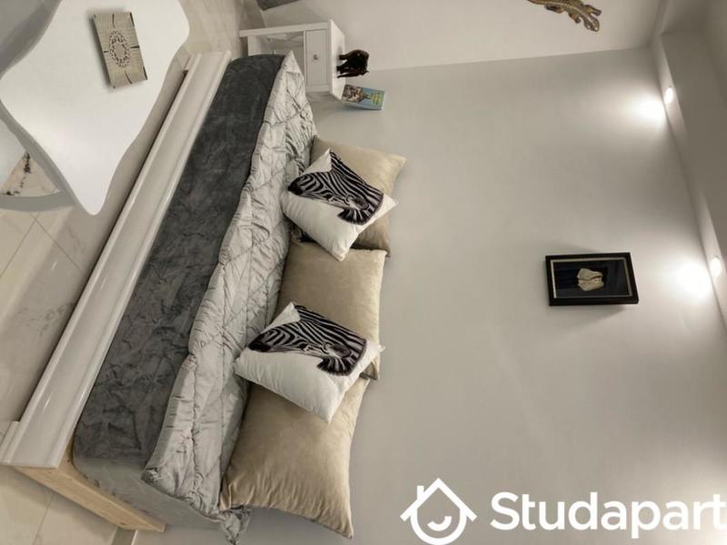 Chambre - 12 m² - 1 pièce