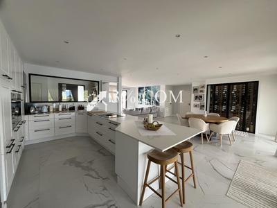 Villa - 185 m² - 6 pièces