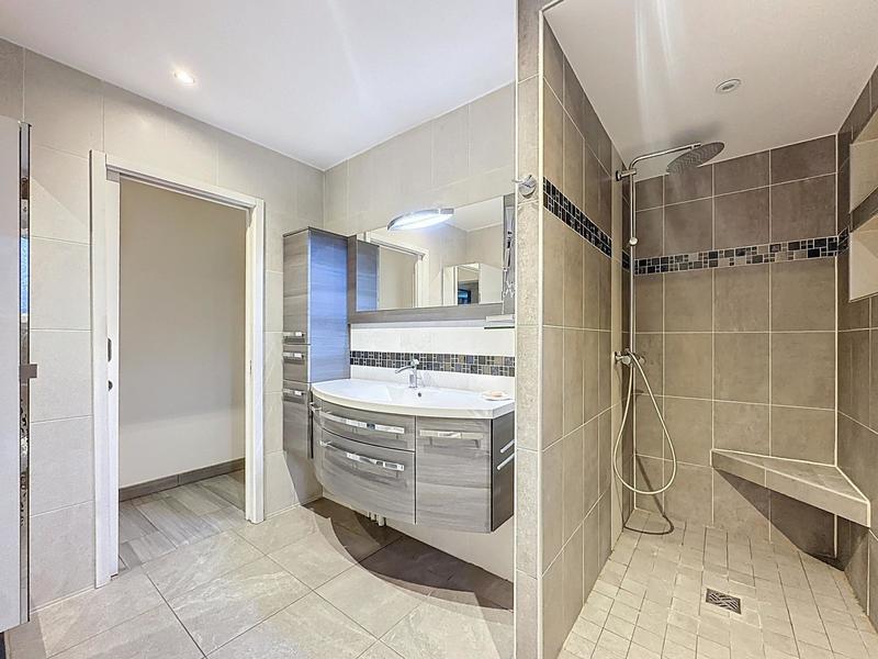 Maison - 177 m² - 7 pièces