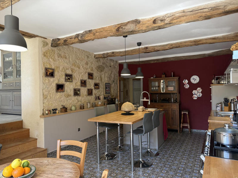 Maison - 250 m² - 8 pièces