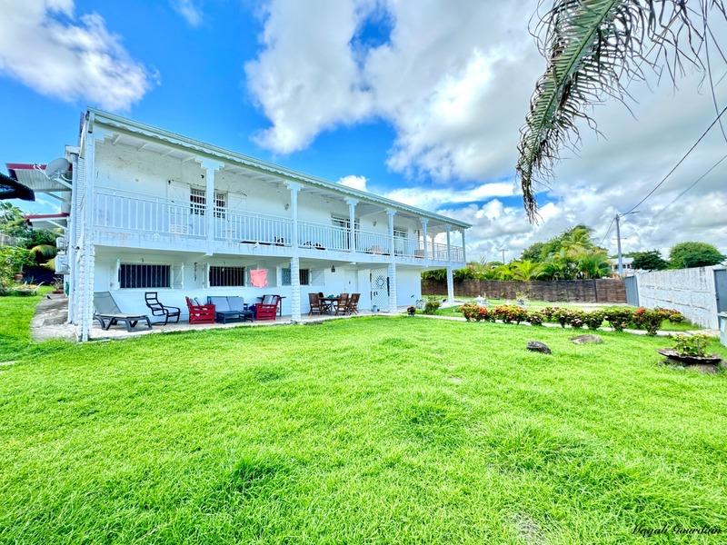 Maison - 362 m² - 8 pièces