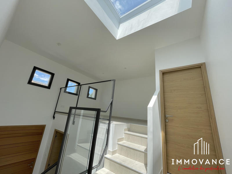 Maison contemporaine - 174 m² - 7 pièces