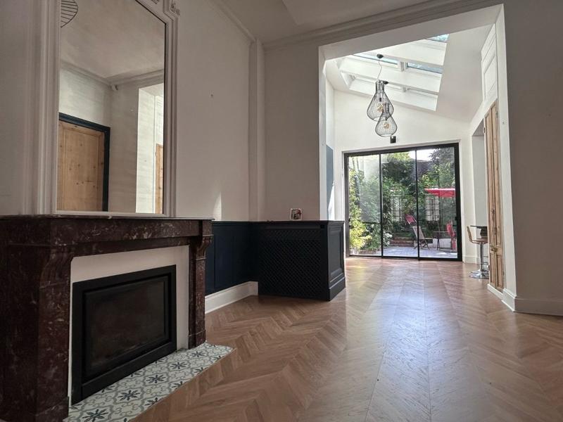 Maison bourgeoise - 201 m² - 5 pièces