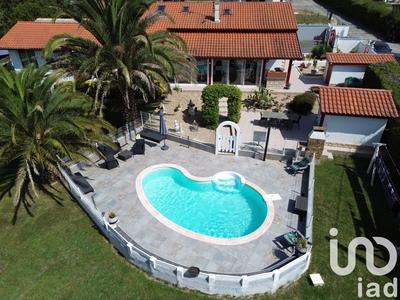 Maison - 194 m² - 9 pièces