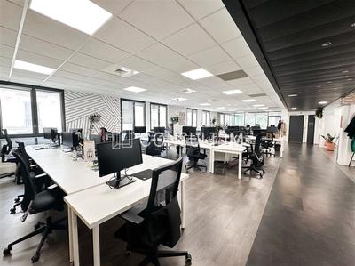 Bureau - 548 m²