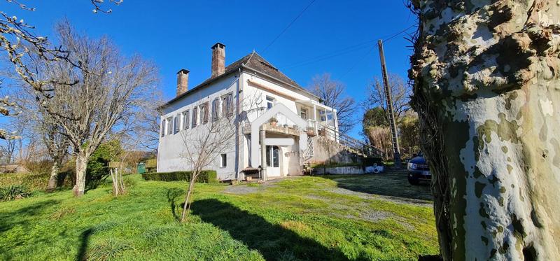 Propriété - 105 m² - 5 pièces